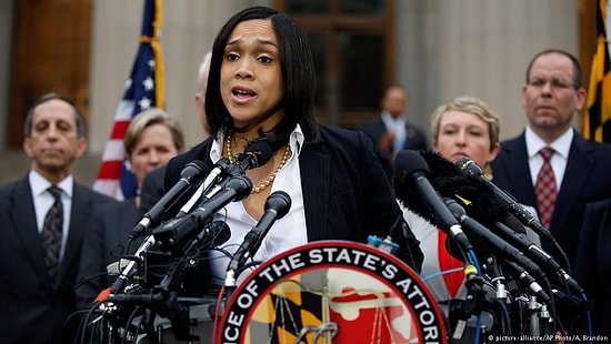 Freddie Gray'in Ölümü: Polisler Cinayetle Yargılanacak