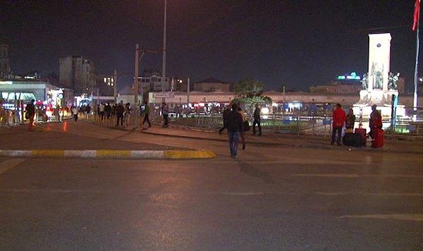 22:05 | Taksim Meydanı yaya ve araç trafiğine açıldı