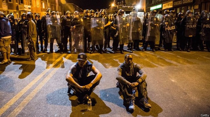 Baltimore'da Gece Sokağa Çıkma Yasağı Kaldırıldı