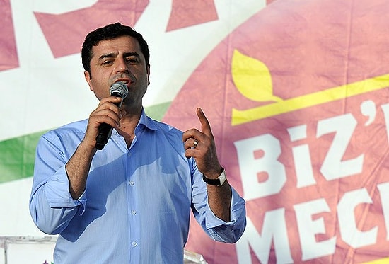 Demirtaş: 'Bırak İki Dakika Davutoğlu Kendini Başbakan Gibi Hissetsin'