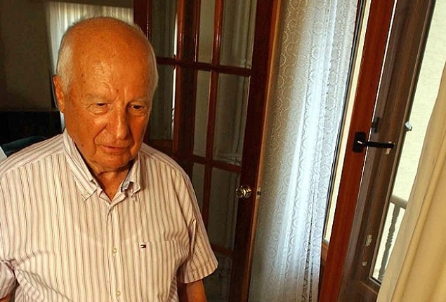 Özgeçmişi