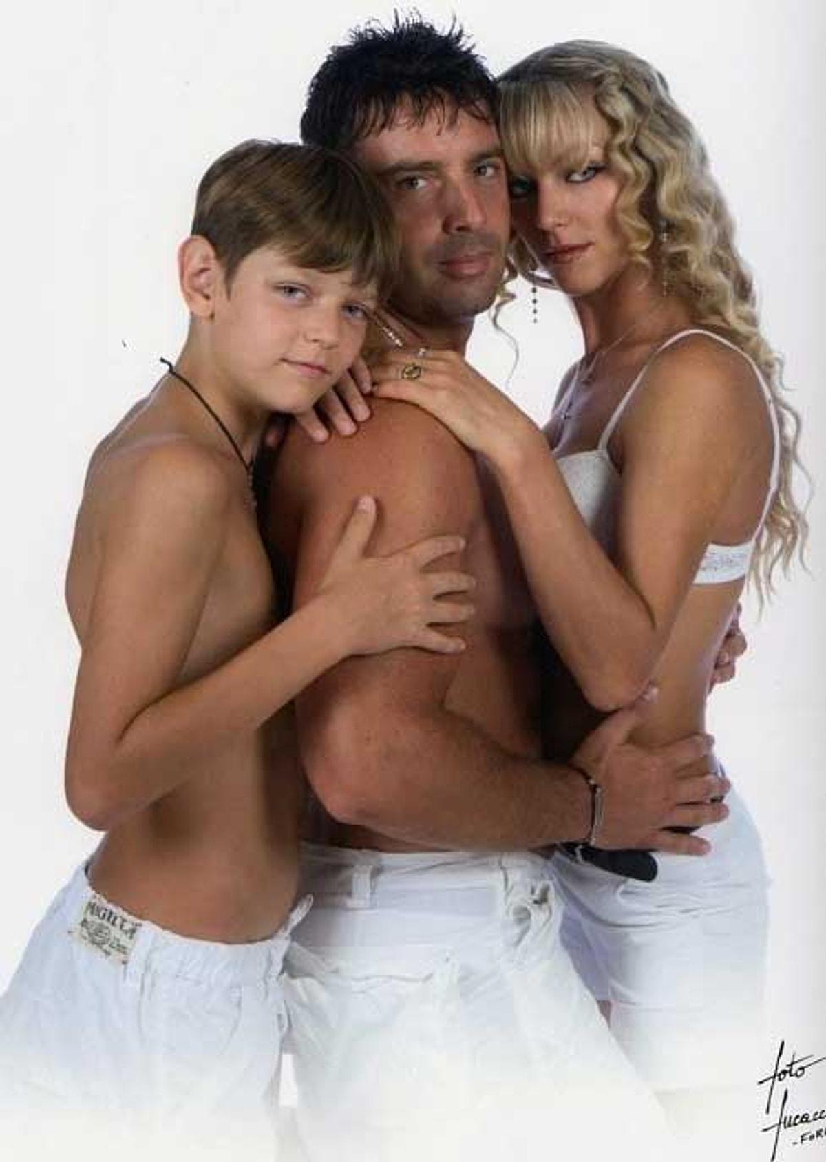 Privat family. Семейная эротическая фотосессия. Обнаженность в семье. Эротическая фотосессия всей семьей.