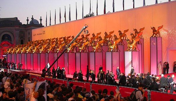 29. Dünyanın ilk ve en uzun süredir devam eden film festivali: Venedik Film Festivali (1932’den beri.)