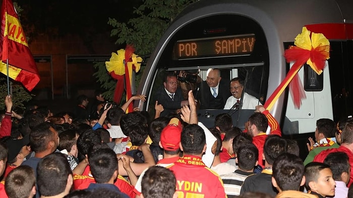 Kayserispor, Şampiyonluk Kupasıyla Şehir Turu Attı