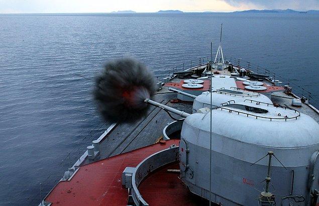 6. Rus Udaloy savaş gemisi 100 mm top mermi