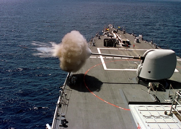 9. Benfold (DDG 65) savaş gemisi 5 inç top mermisi