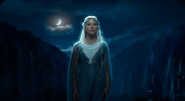 39. Ayrıca Arwen, Frodo'ya "Earendil'in Işığı"nı veren Galadriel'in torunudur.