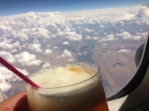 19. 39,000 feet yükseklikte bira keyfi