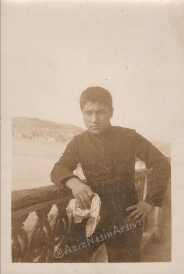 1. Aziz Nesin'in Kuleli Askeri Lisesi günlerinden bir fotograf. (1932)