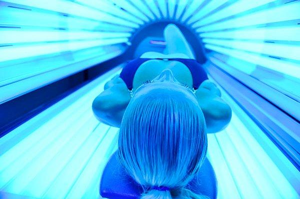 Dünya Sağlık Örgütü de solaryumların UV ışınları (radyasyon) yaydığını ve bunun kansere sebep olan radyasyonların en tehlikelisi olduğunu belirtiyor.