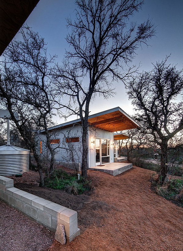 Джоди Зипп (Jodi Zipp) говорит, что это место сказочное, как из фильмов Диснэя. ''Здесь очень много диких животных, таких как; зайцы, рысь, олени и многие виды птиц. С каждым днем мы узнаем больше об этой местности'' - продолжил он.