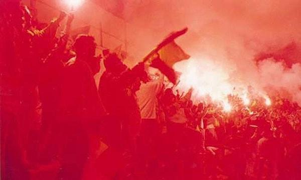 5. 1999 Nisan Avni Aker Stadı | Galatasaray Tribünü (Trabzonspor - Galatasaray)