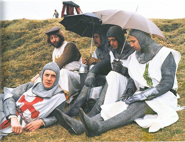 37. Monty Python ve Kutsal Kase (1975)