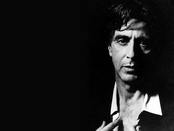 "The Godfather" filmi ile kariyerini zirveye taşıyan ünlü aktör ve yapımcı Al Pacino'yu duymayan, tanımayan yok denecek kadar azdır.