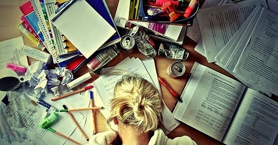 Final Haftası Öğrencilerin Deli Gibi İçli Dışlı Olduğu 19 Şey