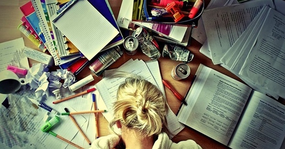 Final Haftası Öğrencilerin Deli Gibi İçli Dışlı Olduğu 19 Şey