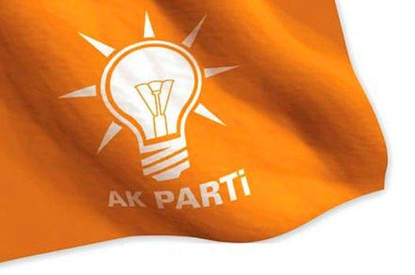 Birincisi AK Parti'nin tek başına iktidar olup olamayacağı ve anayasa değişikliğini referanduma götürmek için gereken 330 sandalyeyi alıp alamayacağı.