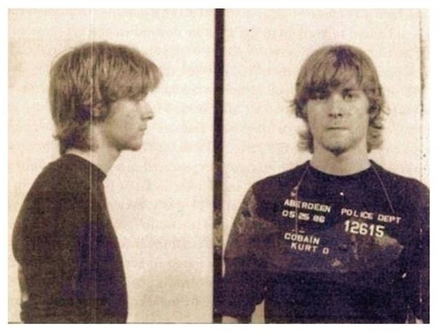 15. 19 yaşındaki Kurt Cobain'in polis kayıtlarındaki bir fotoğrafı. (1986)