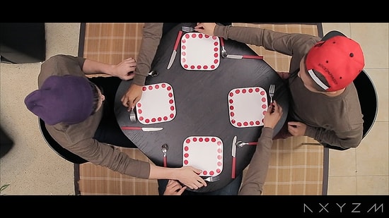 Gündelik Nesnelerin Simetri ve Koreografi Uyumu ile Ortaya Çıkan İnanılmaz Çalışma