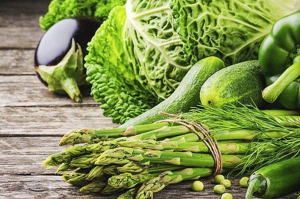 3. Yeşil sebzelerinizin taze ve yeşil gözükmesi için 7 dakika ya da daha az pişirin.