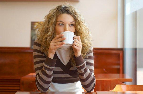 11. Saat 09.30 ve 11.30 arasında içilen kahve kafein açısından daha etkilidir.