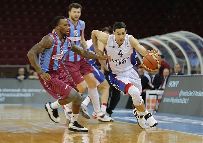 Anadolu Efes Final Kapısını Araladı