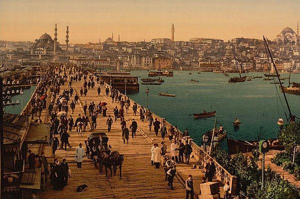 9. İstanbul size zamanın ruhunu öğretir.