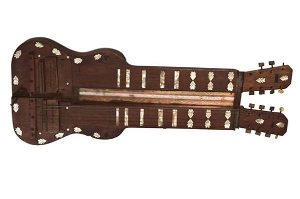 17. Lynn Wheelwright’ın 1943 yapımı Speedy West Lap Steel Gitarı