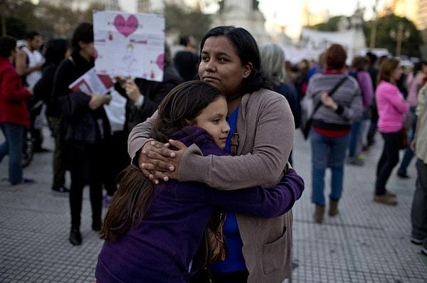 Sadece geçen sene 277 kadının erkekler tarafından katledildiği Arjantin’de cinayete yönelik tepki eylem boyutuyla sınırlı kalmadı.