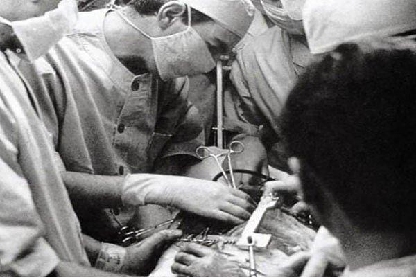 23. İlk Kalp Ameliyatı