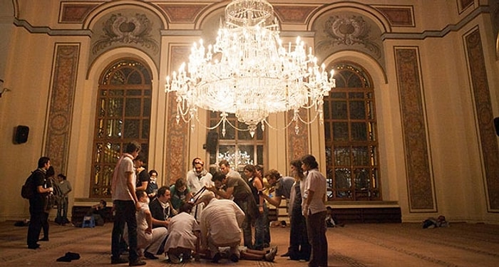 Dolmabahçe Camii İmamı: 'Cami İçerisinde Alkol Kullanan Görmedim'