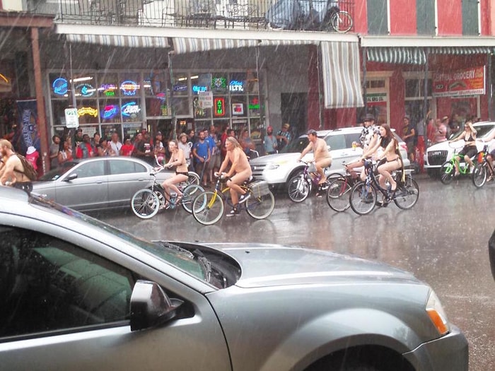 Çevre Duyarlılığı İçin Çıplak Pedal Çevirdiler