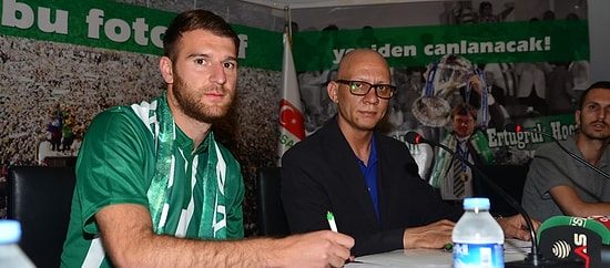 Bursaspor Sedat Berisha ile 3 Yıllık Sözleşme İmzaladı