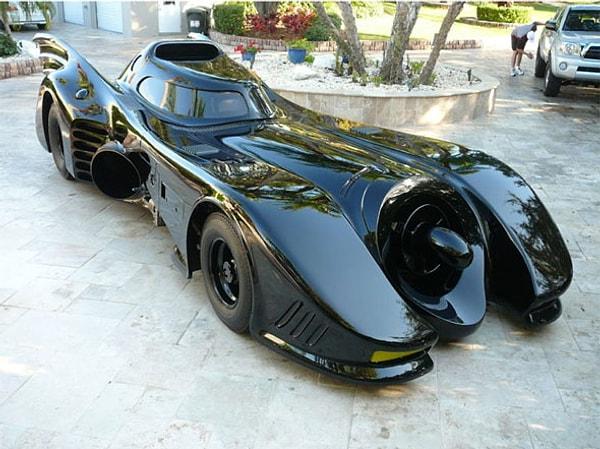 9. 1989 "Batman" ve "Batman Returns" filmlerindeki Batmobil. İkon bir tasarım.