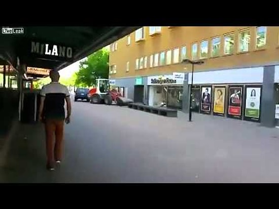 Kepçeyle Banka Soygunu Yapmak