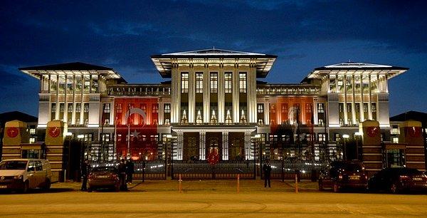 3. Fehmi Koru: 'Erdoğan Saray'ı Kendisi Vermeli'