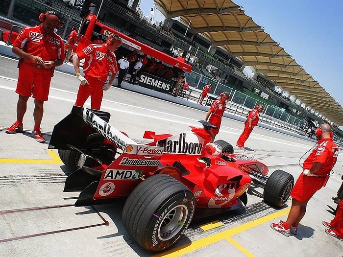 İzlerken Dahi İnsana Adrenalin Dolu Anlar Yaşatan Motor Sporlarının Pit Stop'larında Neler OIuyor?