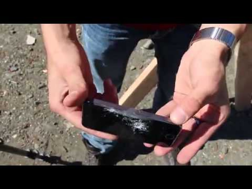 Bir AK-74 Mermisini Kaç iPhone Durdurur