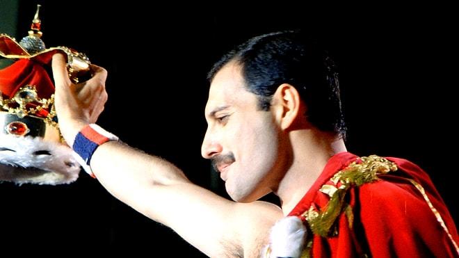10 Maddeyle Rock Müziğinin Erkek Kraliçesi Freddie Mercury Hakkında Bilinmesi Gerekenler
