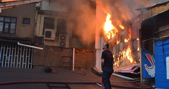 Aksaray'da AVM'de Yangın: 1 Ölü, 8 Yaralı