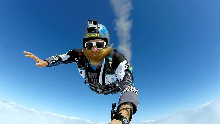 Helikopterle Bulutların Üzerinden Heyecan Dolu Atlayış