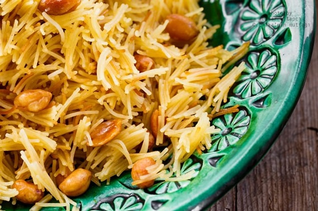 12. Pilav illa pirinçten mi olacak canım bir de Fıstıklı Tel Şehriye Pilavını deneyin!