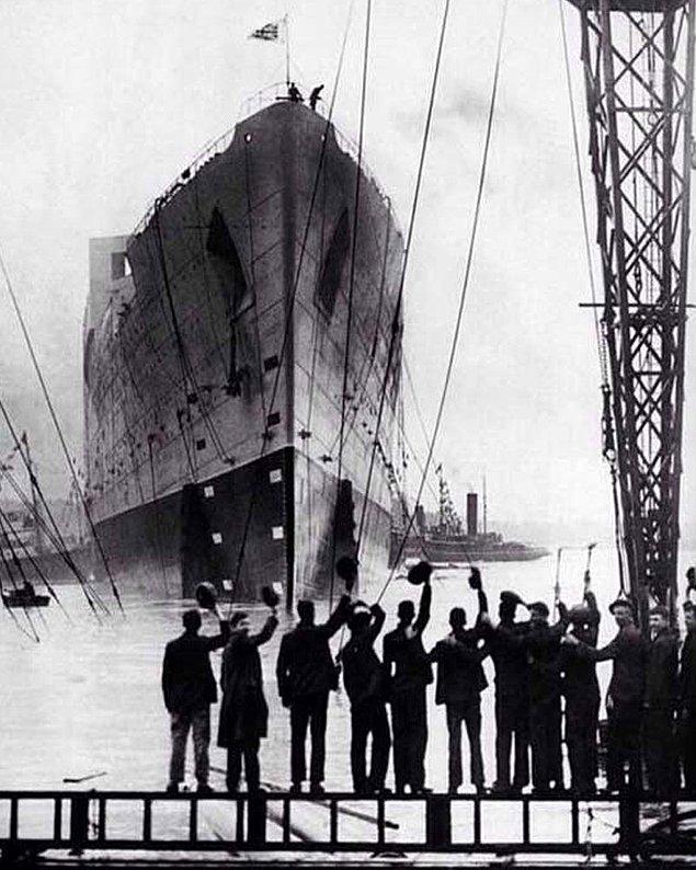 13. Titanic'in Uğurlayan İnsanlar