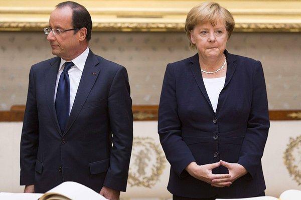 Hollande ve Merkel liderler zirvesi talep ediyor.