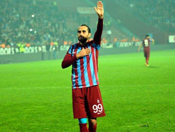 8. "Fenerbahçe'den başka takımda oynamam" diyen Erkan Zengin'in Trabzonspor'a imza atması...
