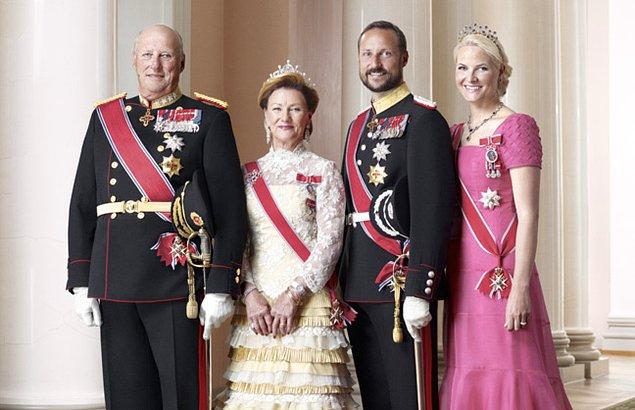 4. In other countries kings are named as "King of Great Britiain", "King of Sweden" etc.. In Norway to show that king belongs to land and its people they are named as Norway's King
