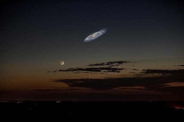 7. Andromeda takımyıldızının parlak gökyüzündeki görünümü