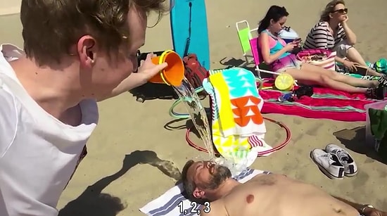 Ne Kadar Modern Olsa da Aileyle Plaja Gitmenin Dayanılmaz Zorluğu