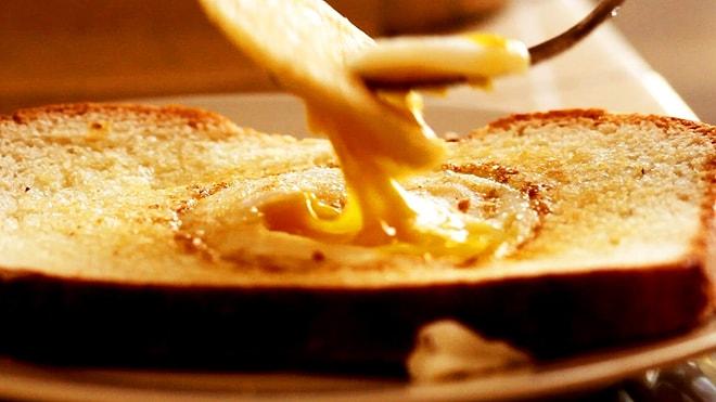 Tost Ekmeği ve Yumurtanın Birleşiminden Ortaya Çıkan Eşsiz Lezzet