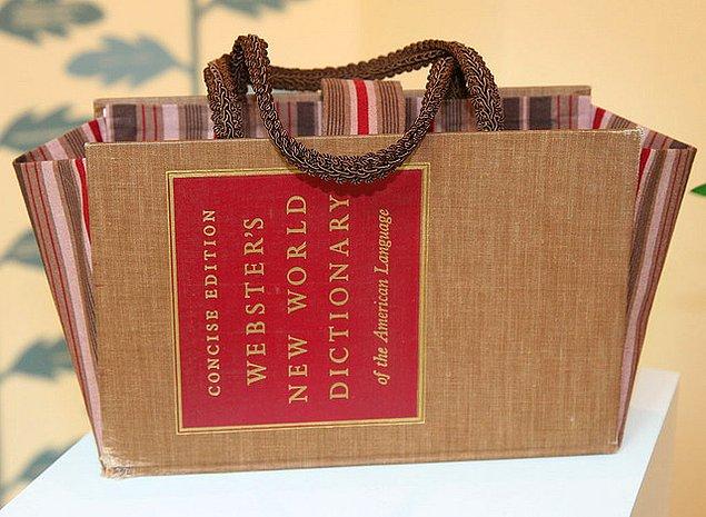 1. Kitap mı çantadan çıkar, yoksa çanta mı kitaptan: Kitap Çanta!